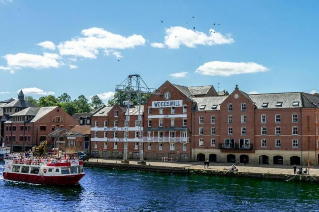 The Riverside At Woodsmill Quay With Parking 요크 외부 사진
