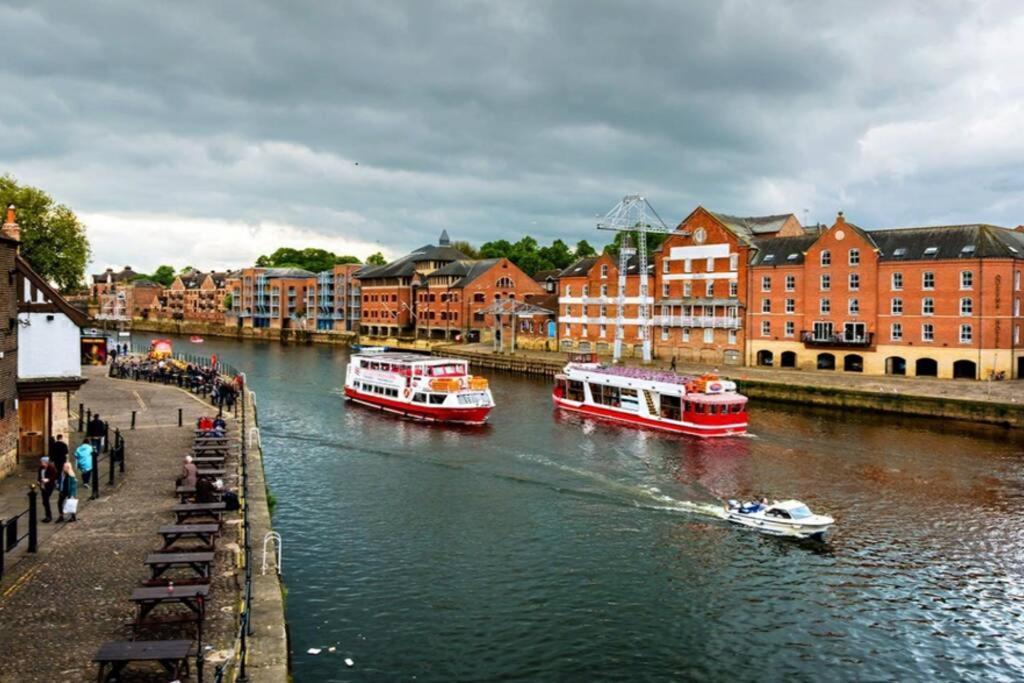The Riverside At Woodsmill Quay With Parking 요크 외부 사진